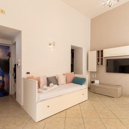 Apartment With Sea View With 2 Lifts Above Montesanto! เนเปิลส์ ภายนอก รูปภาพ