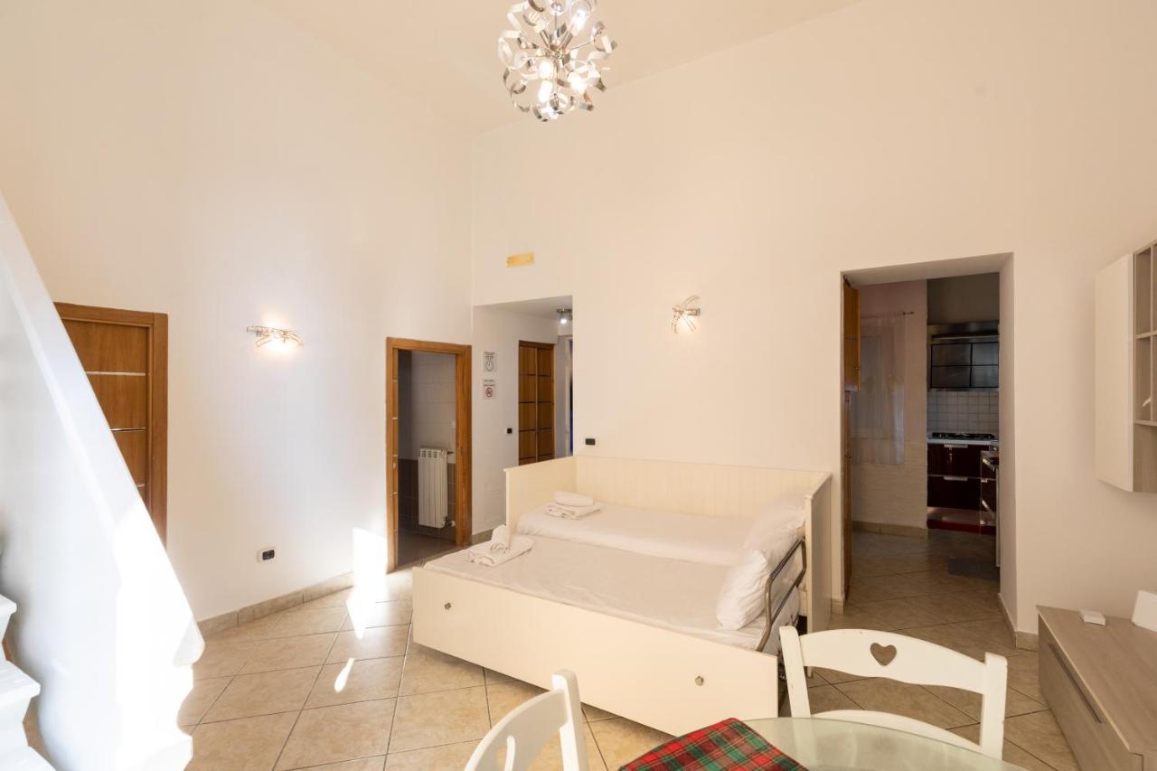 Apartment With Sea View With 2 Lifts Above Montesanto! เนเปิลส์ ภายนอก รูปภาพ
